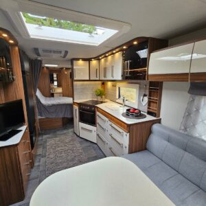 Caravane Customized Polar 730 – Image 13