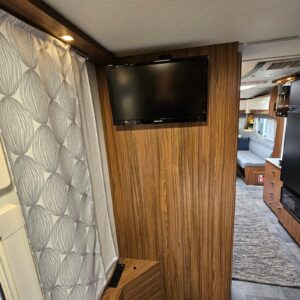 Caravane Customized Polar 730 – Image 32