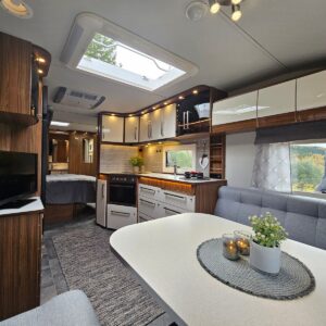 Caravane Customized Polar 730 – Image 19