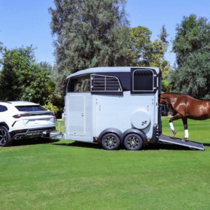 Van chevaux Ifor Williams HBX 511 avec sellerie – Image 3