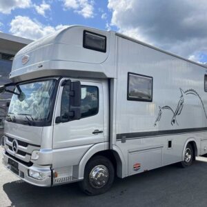 Camion chevaux 3 chevaux Mercedes-Benz – Image 1