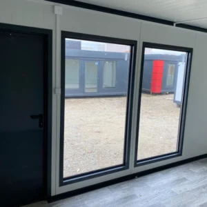 BUNGALOW AVEC SANITAIRES COMMERCIAUX, IMMEUBLE DE BUREAUX ET D'HABITATION 3×7 – Image 4