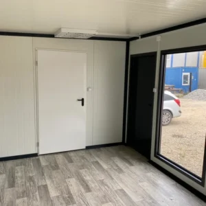 BUNGALOW AVEC SANITAIRES COMMERCIAUX, IMMEUBLE DE BUREAUX ET D'HABITATION 3×7 – Image 3