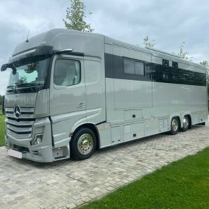 Camion Mercedes Actros 5 chevaux – Image 1