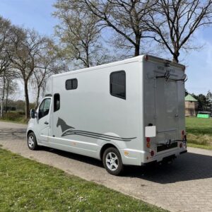 Camion 2 chevaux Renault Master 150 D – Image 4