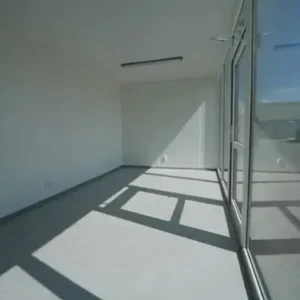 Container 6x3 Mètres avec Paroi Vitrée Ral 7016 – Image 3