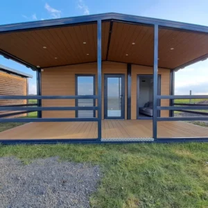 Bungalow Meublé avec Terrasse / Chalet de Jardin – Image 1