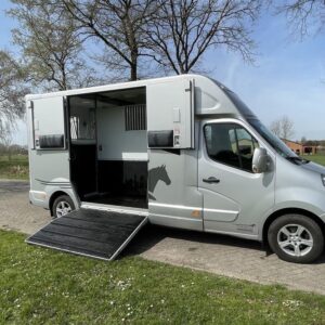 Camion 2 chevaux Renault Master 150 D – Image 16
