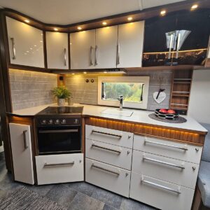 Caravane Customized Polar 730 – Image 24