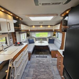Caravane Customized Polar 730 – Image 14