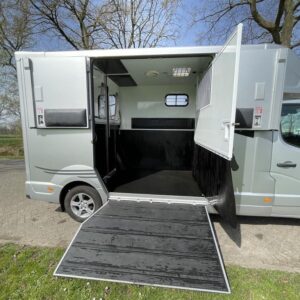 Camion 2 chevaux Renault Master 150 D – Image 7