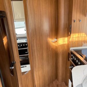Camping-Car Hymer B708 ​​​​​​Premium Line – Image 11
