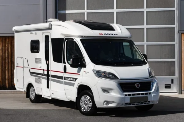 Adria-Compact-5-1024x683-1.webp