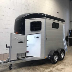 Remorque Van Chevaux Böckmann Portax silver + black avec sellerie – Image 1