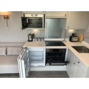 Conteneur Converti : Espace de Vie Extérieur Moderne et Élégant – Image 21