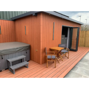 Conteneur Converti : Espace de Vie Extérieur Moderne et Élégant – Image 23