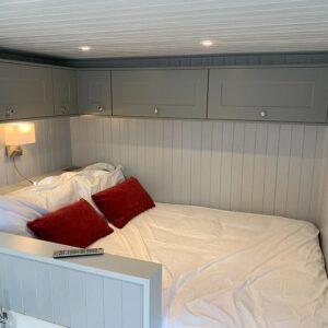 Conteneur Converti : Espace de Vie Extérieur Moderne et Élégant – Image 4