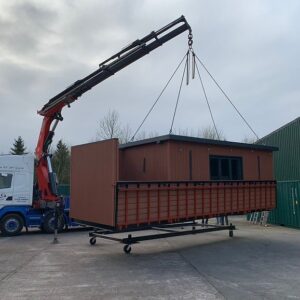 Conteneur Converti : Espace de Vie Extérieur Moderne et Élégant – Image 15