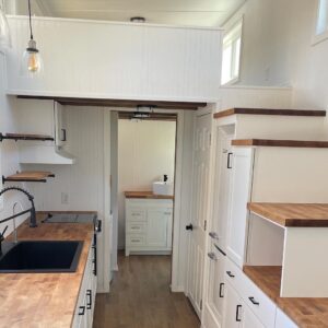 Tiny House lumineuse 35m² et aérée sur roues avec 2 chambres - 1 salle de bain – Image 9